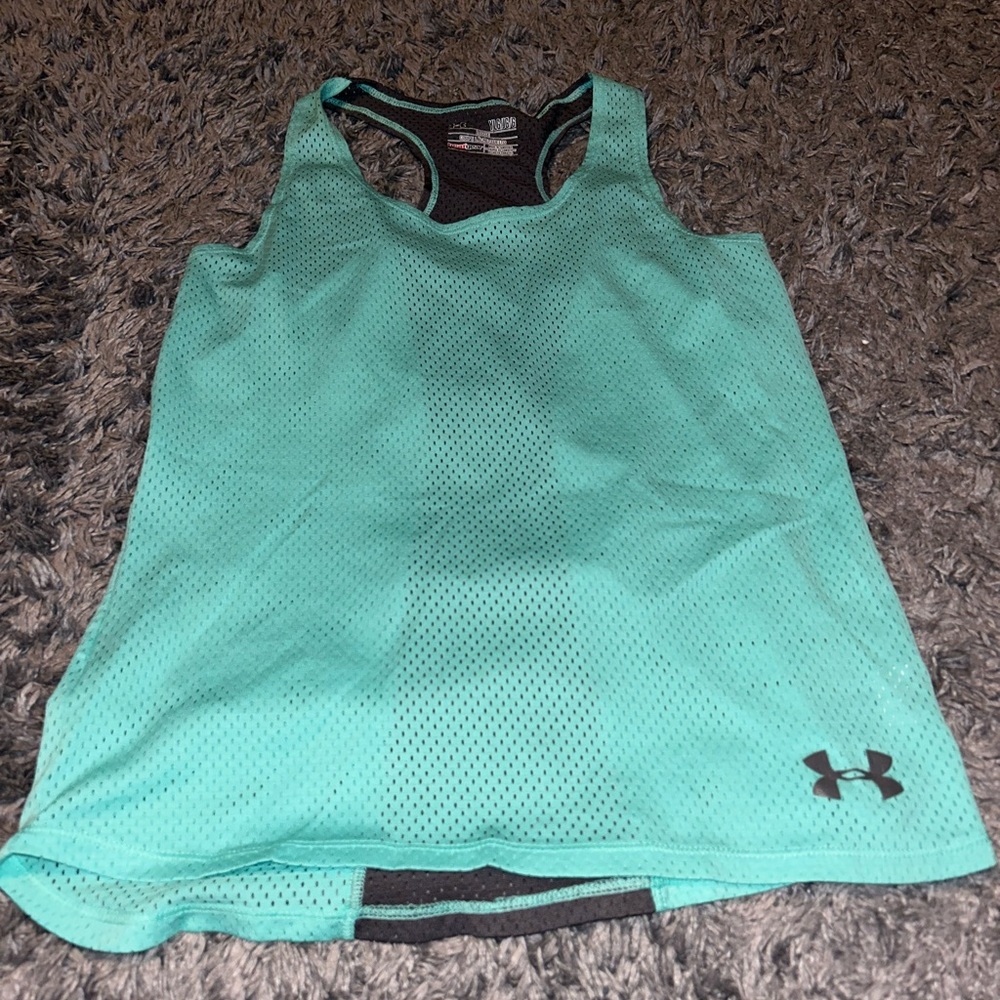 Girls Under Armour Tank. Girls L.